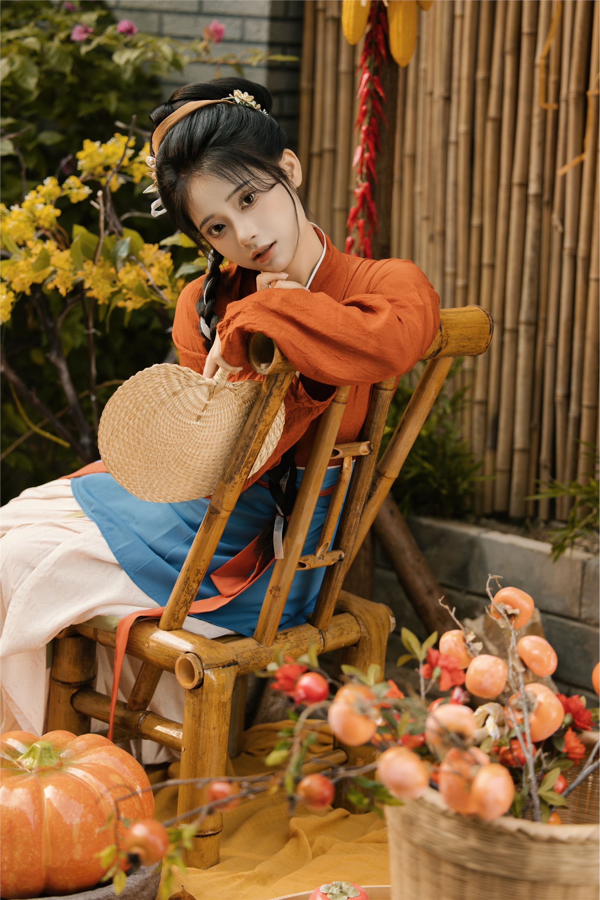 YITUYU艺图语 2025.01.18 晒秋 衔鹿